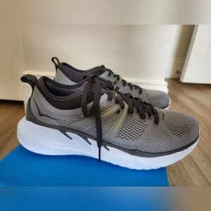 HOKA Women's TIVRA Sneaker 9.5